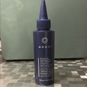 Monat Bond-Building Hair Treatment